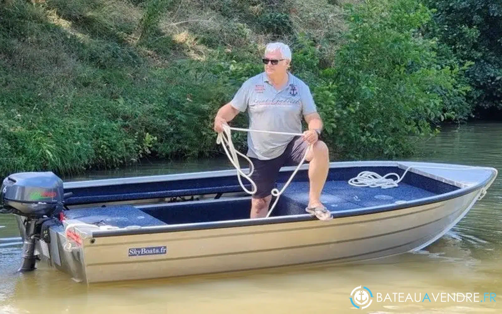 slider 6 Skyboats Pro Fishing 420
