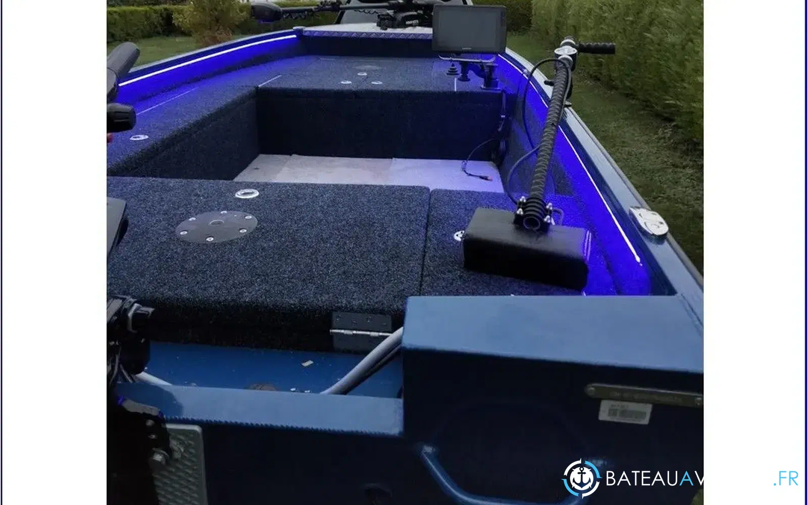 slider 8 Skyboats Pro Fishing 420
