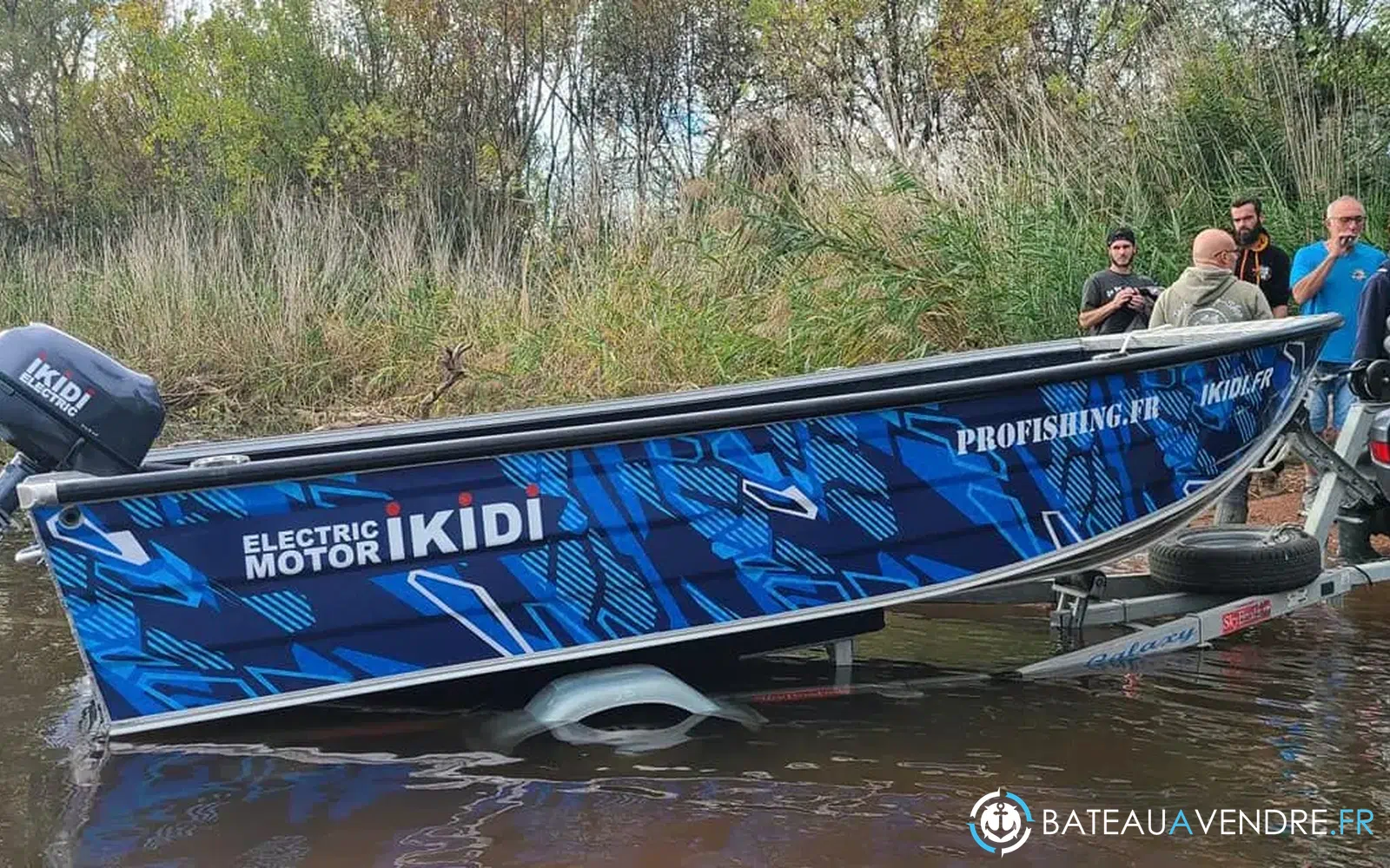 slider 13 Skyboats Pro Fishing 420