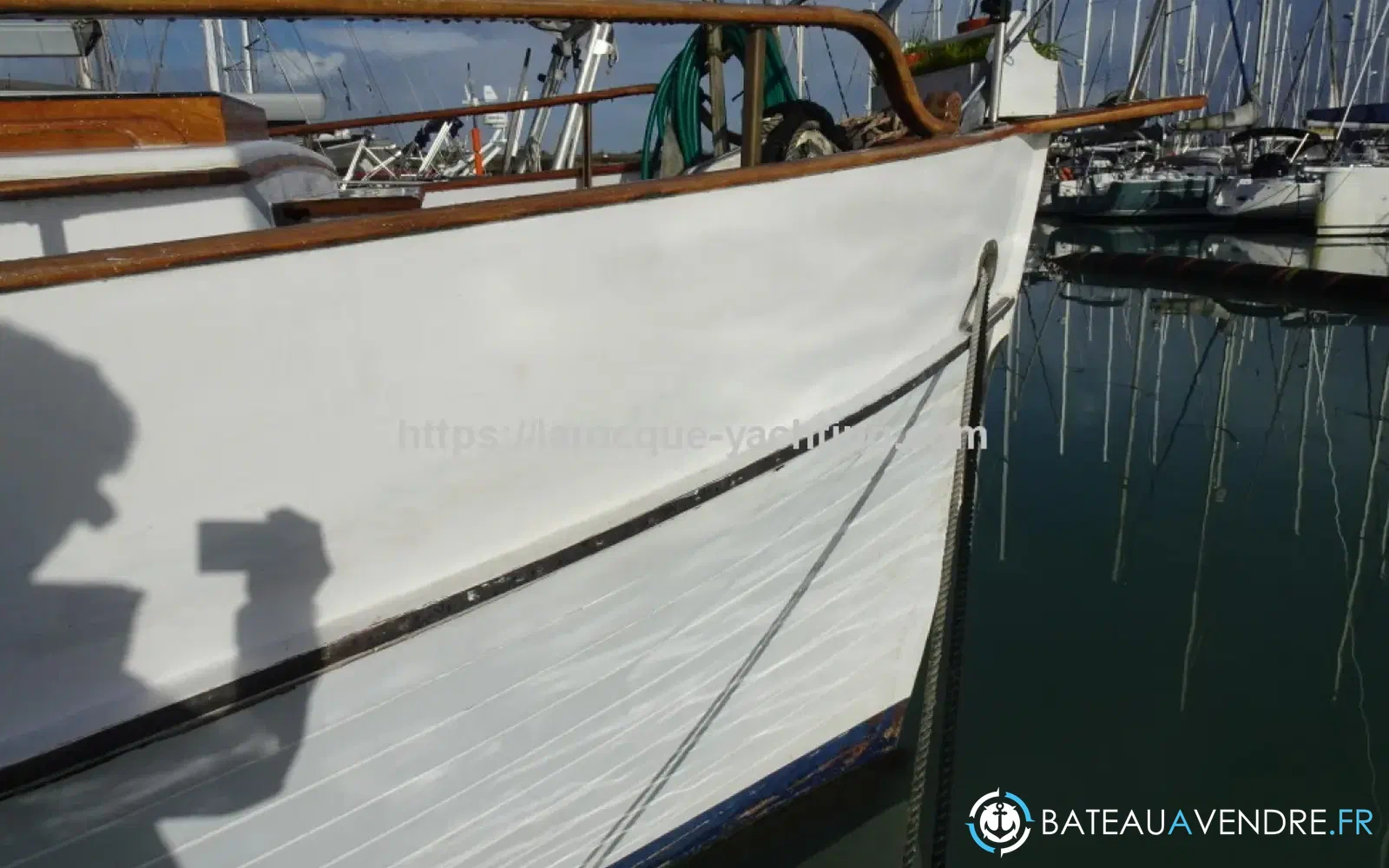 slider 3 American Marine Grand Banks 42 Classic