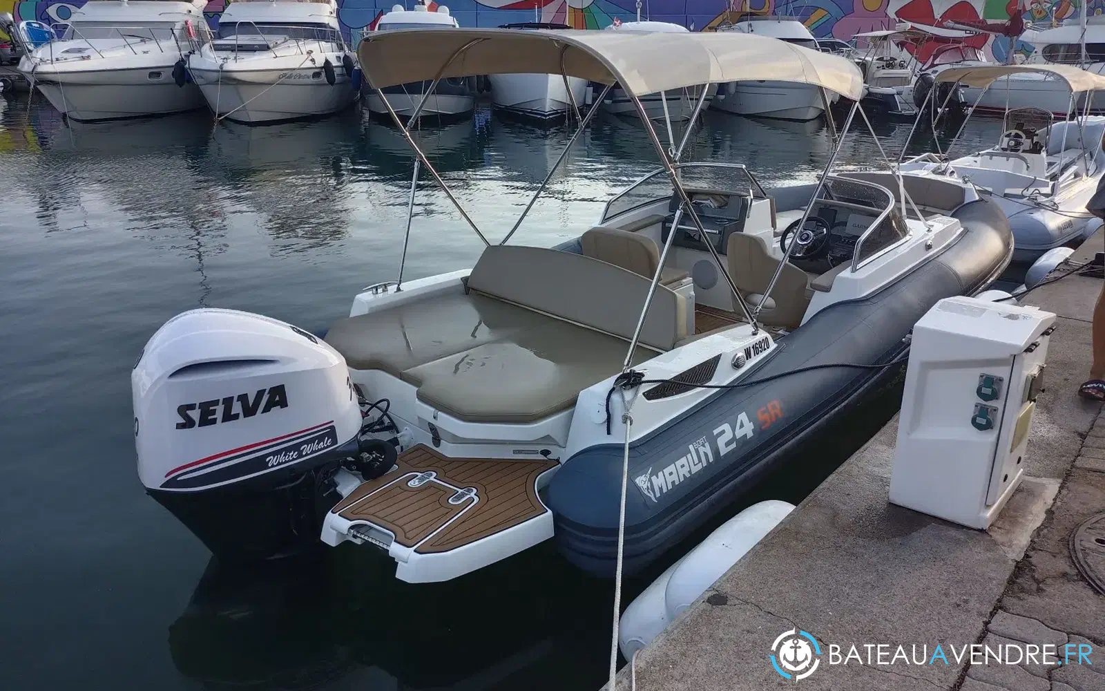 slider 4 Marlin Boat 24 Sr