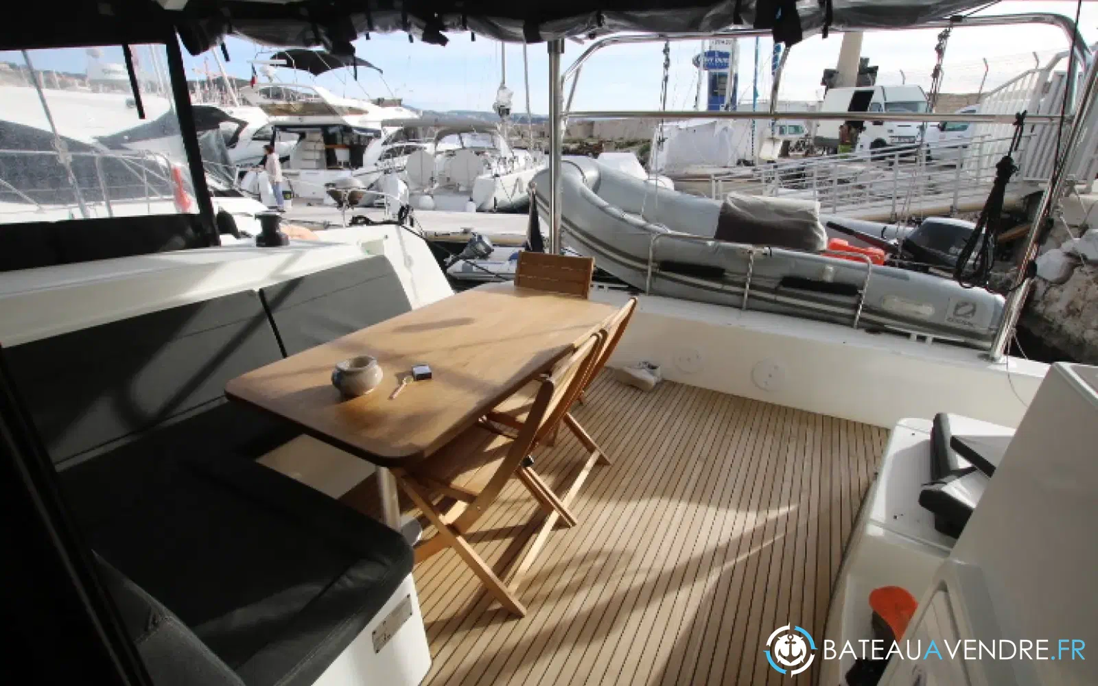 slider 3 Lagoon 42