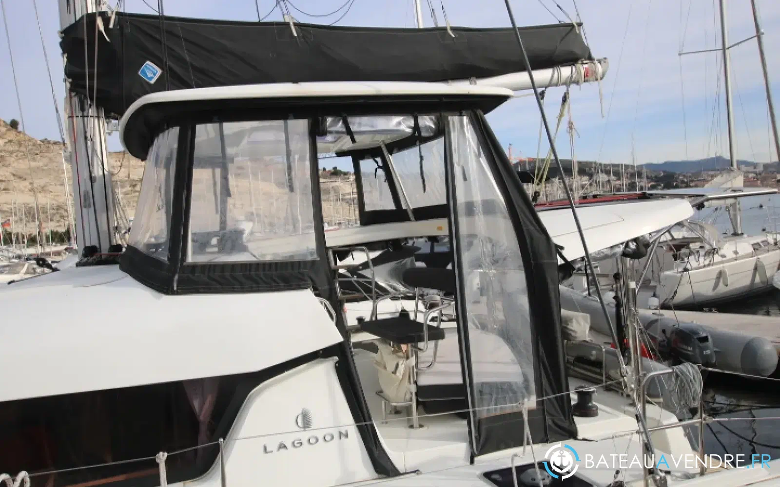 slider 6 Lagoon 42