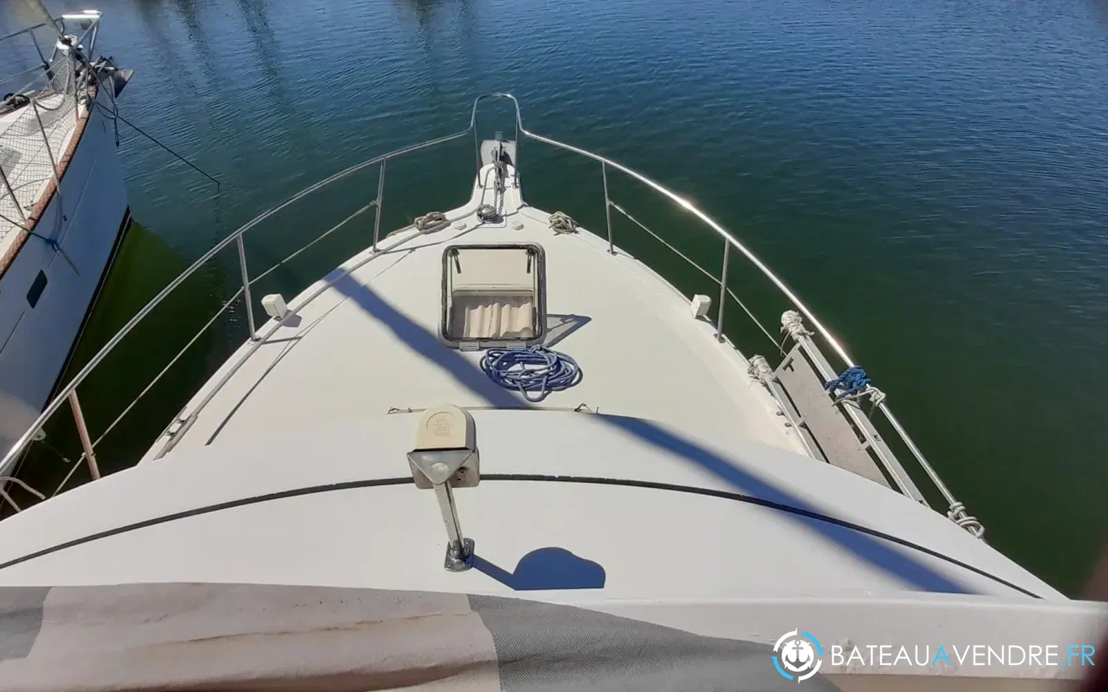 slider 8 Carver 320 Voyager