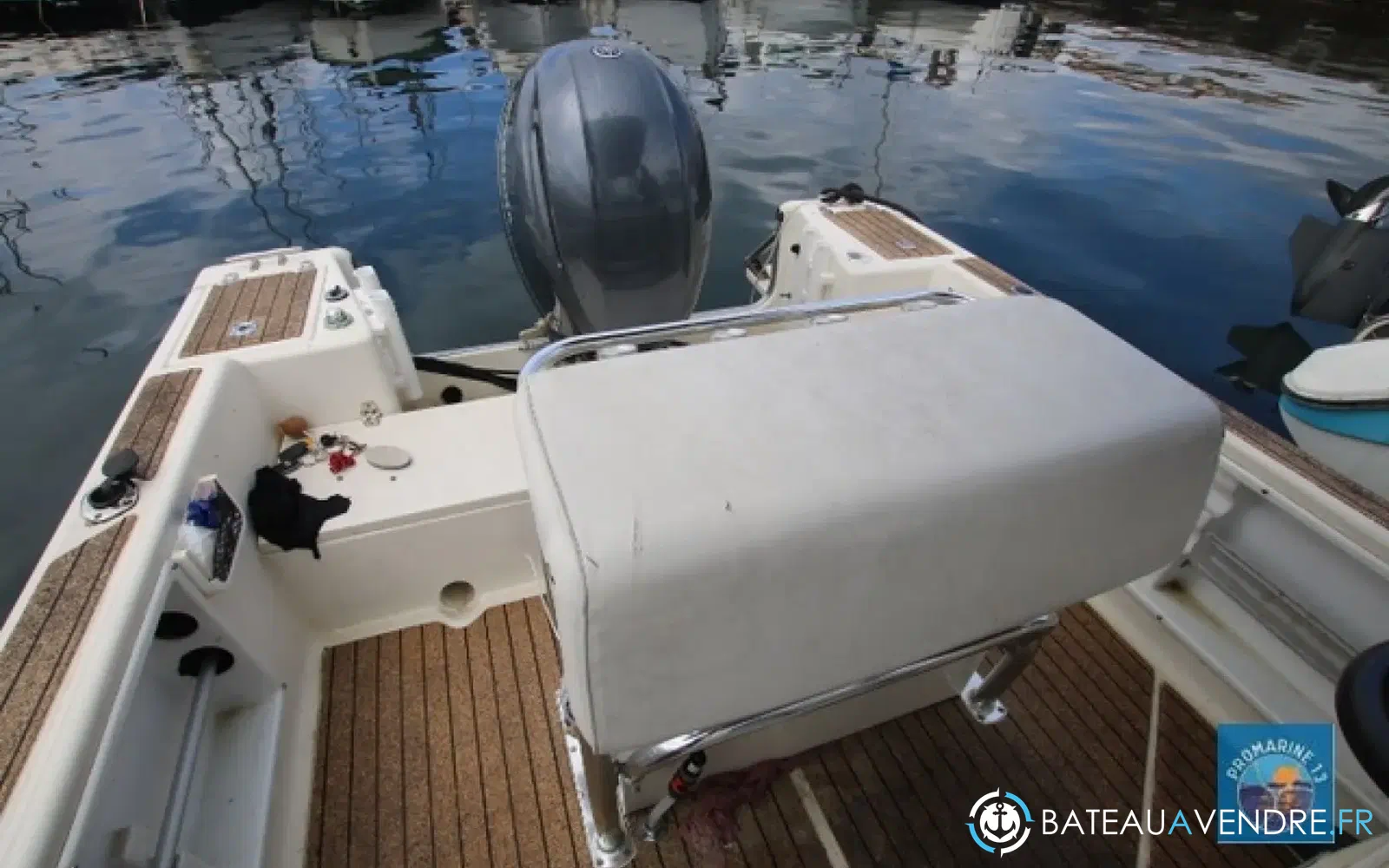 slider 16 Kelt White Shark 215