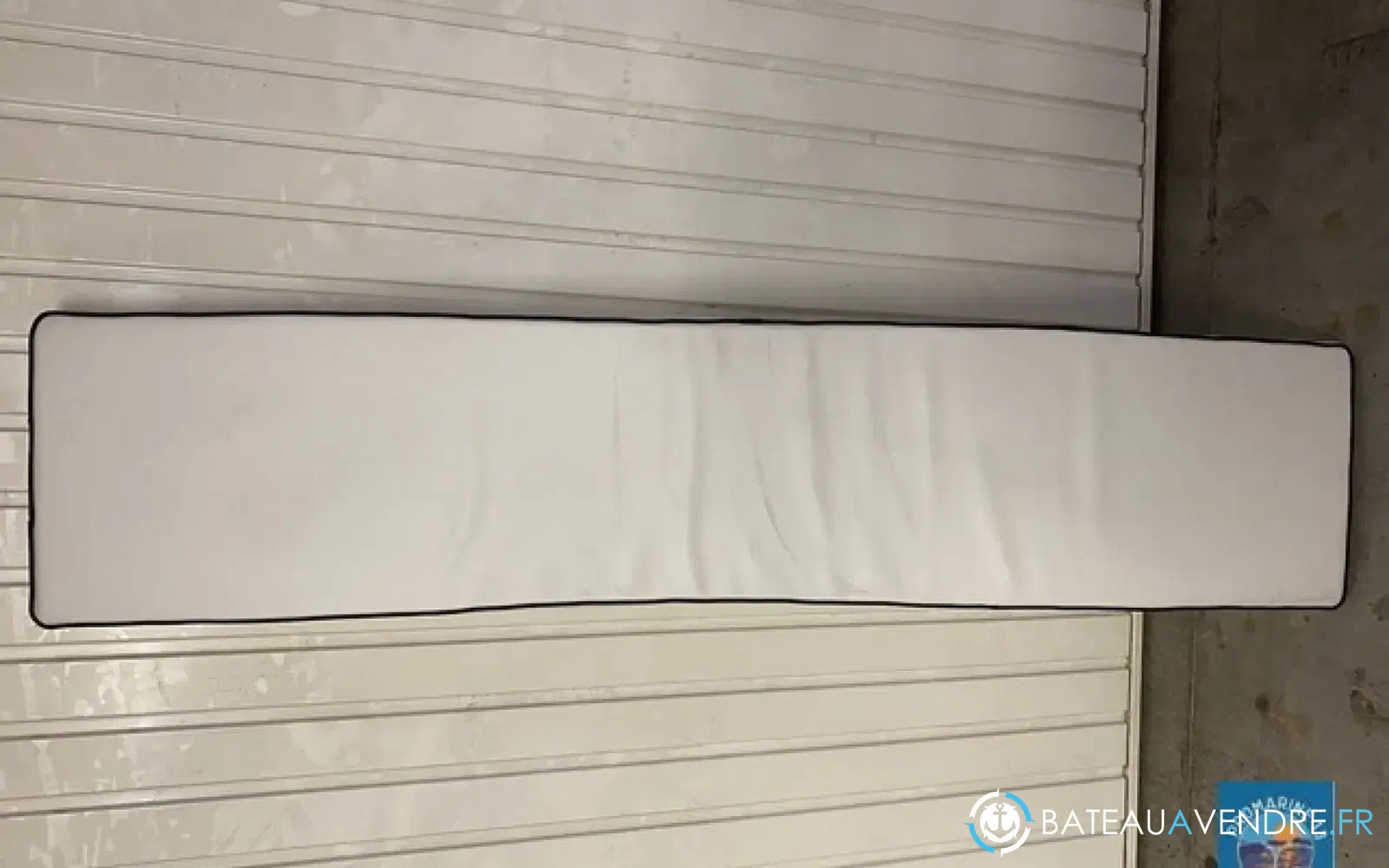 slider 30 Kelt White Shark 215