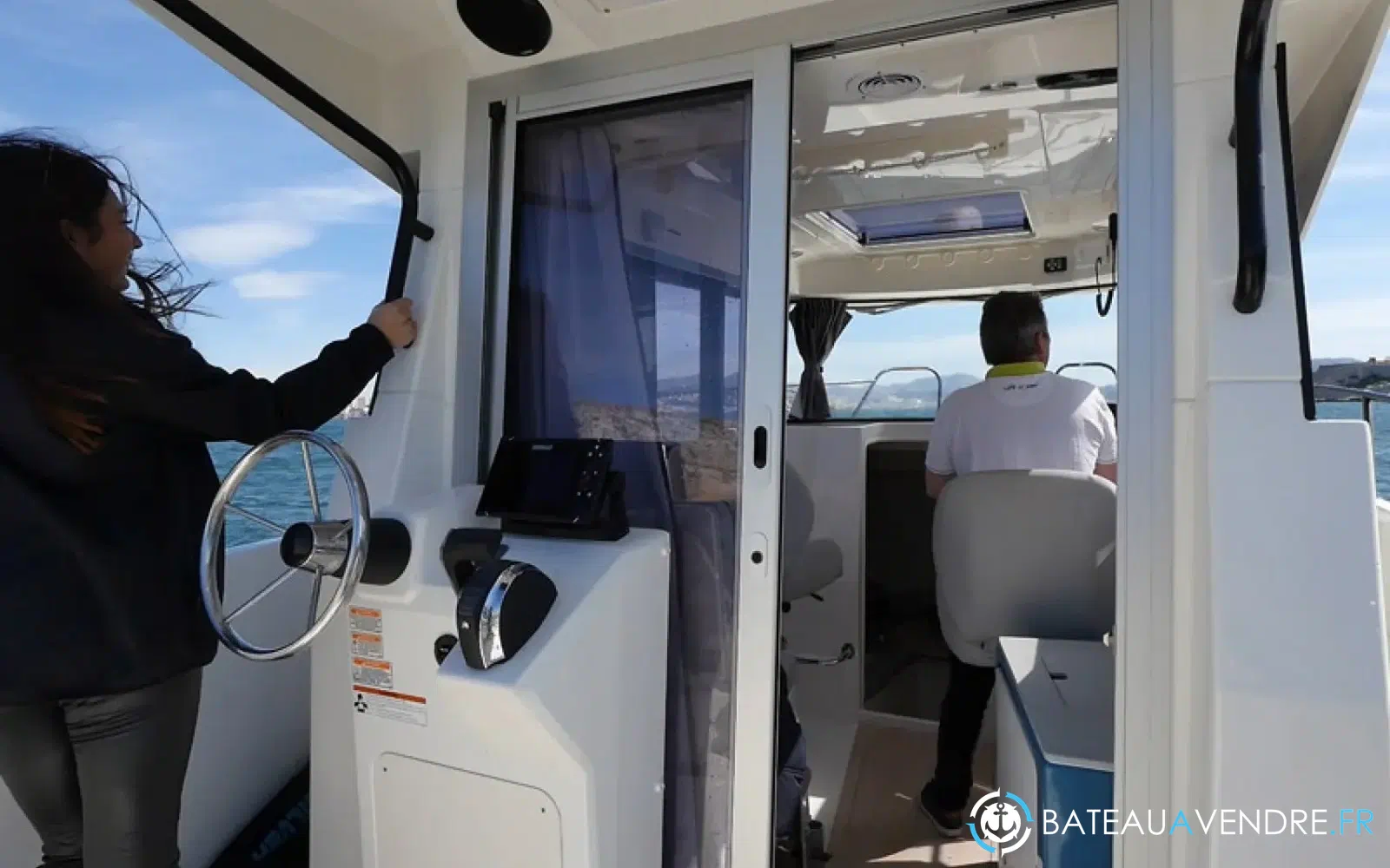 slider 2 Quicksilver Captur 805 Pilothouse