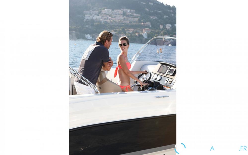 Quicksilver Activ 805 Sundeck photo 2