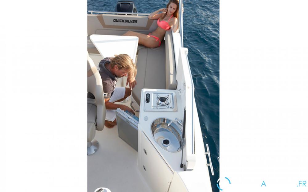 Quicksilver Activ 805 Sundeck photo 4