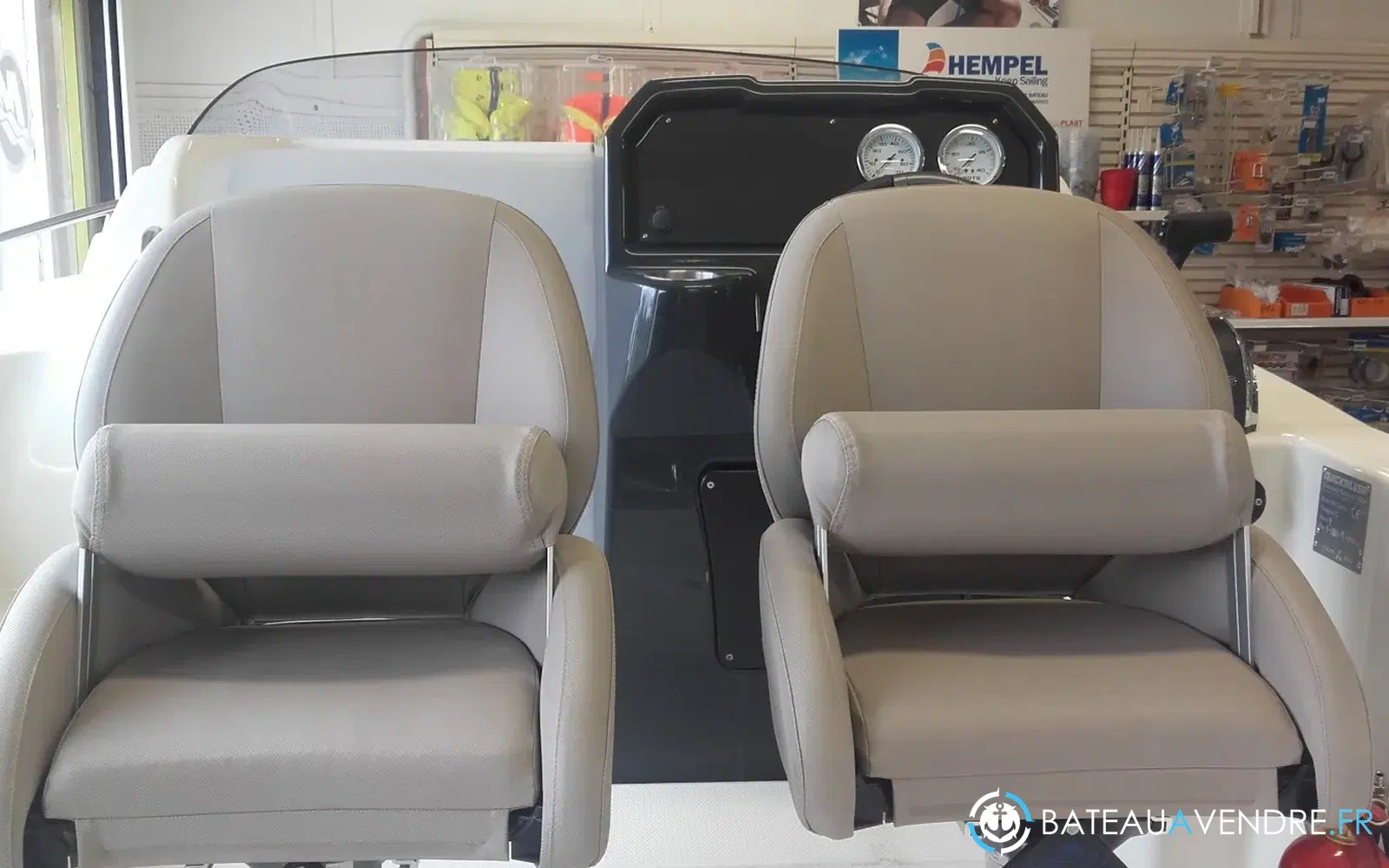 slider 7 Quicksilver Activ 505 Cabin