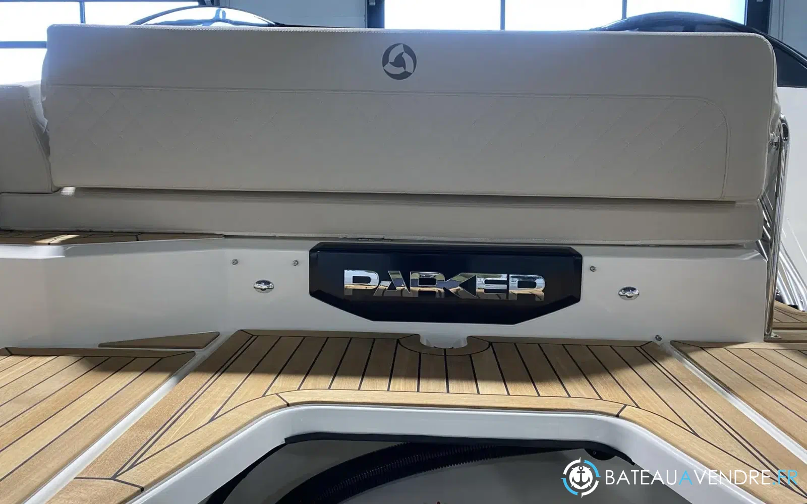 slider 3 Parker 690 Bow Rider