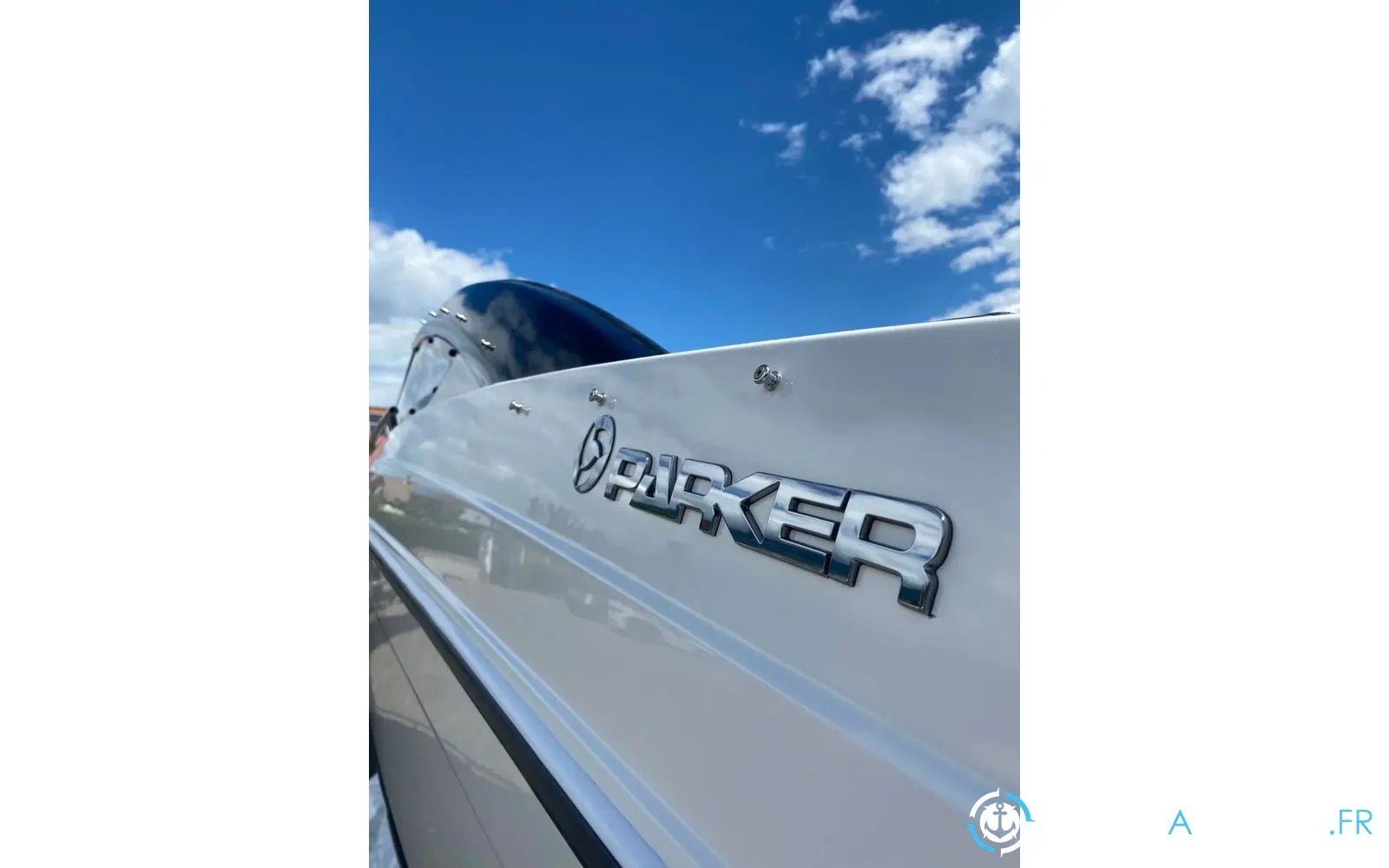 slider 5 Parker 690 Bow Rider