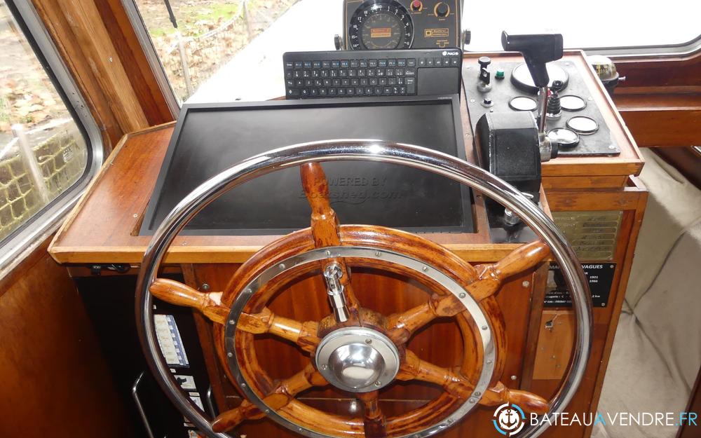 Dutch Barge Motor Barge electronique / cockpit photo 5