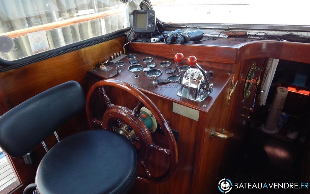 Dutch Barge Motor Barge electronique / cockpit photo 4