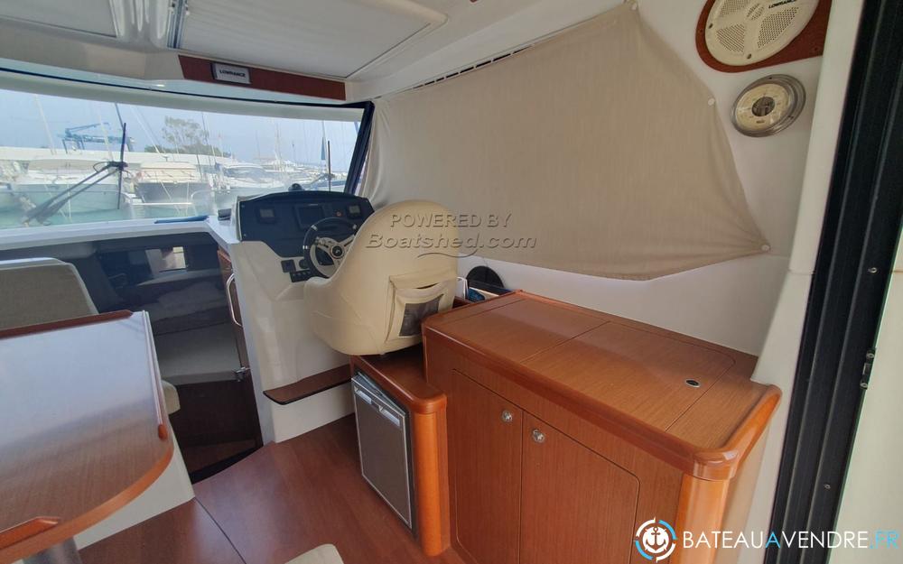 Beneteau Antares 8.80 interieur photo 2