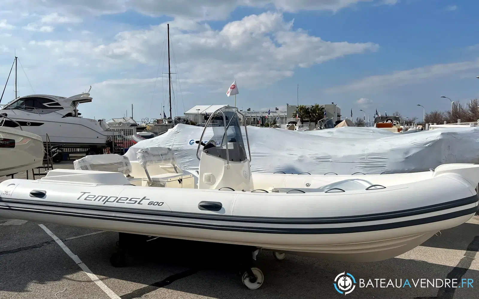 slider 1 Capelli Tempest 600