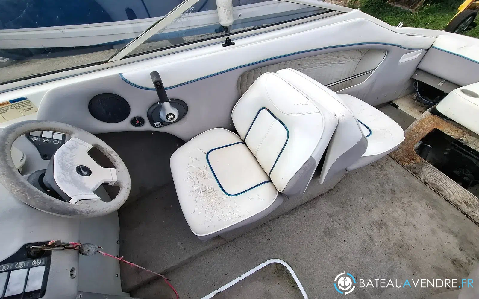 slider 9 Bayliner Capri 2052