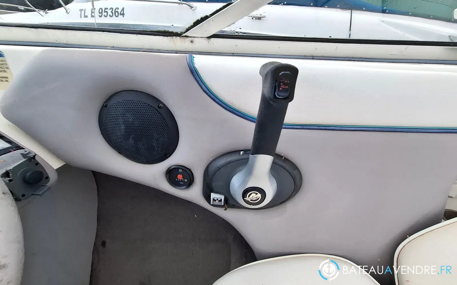slider 11 Bayliner Capri 2052