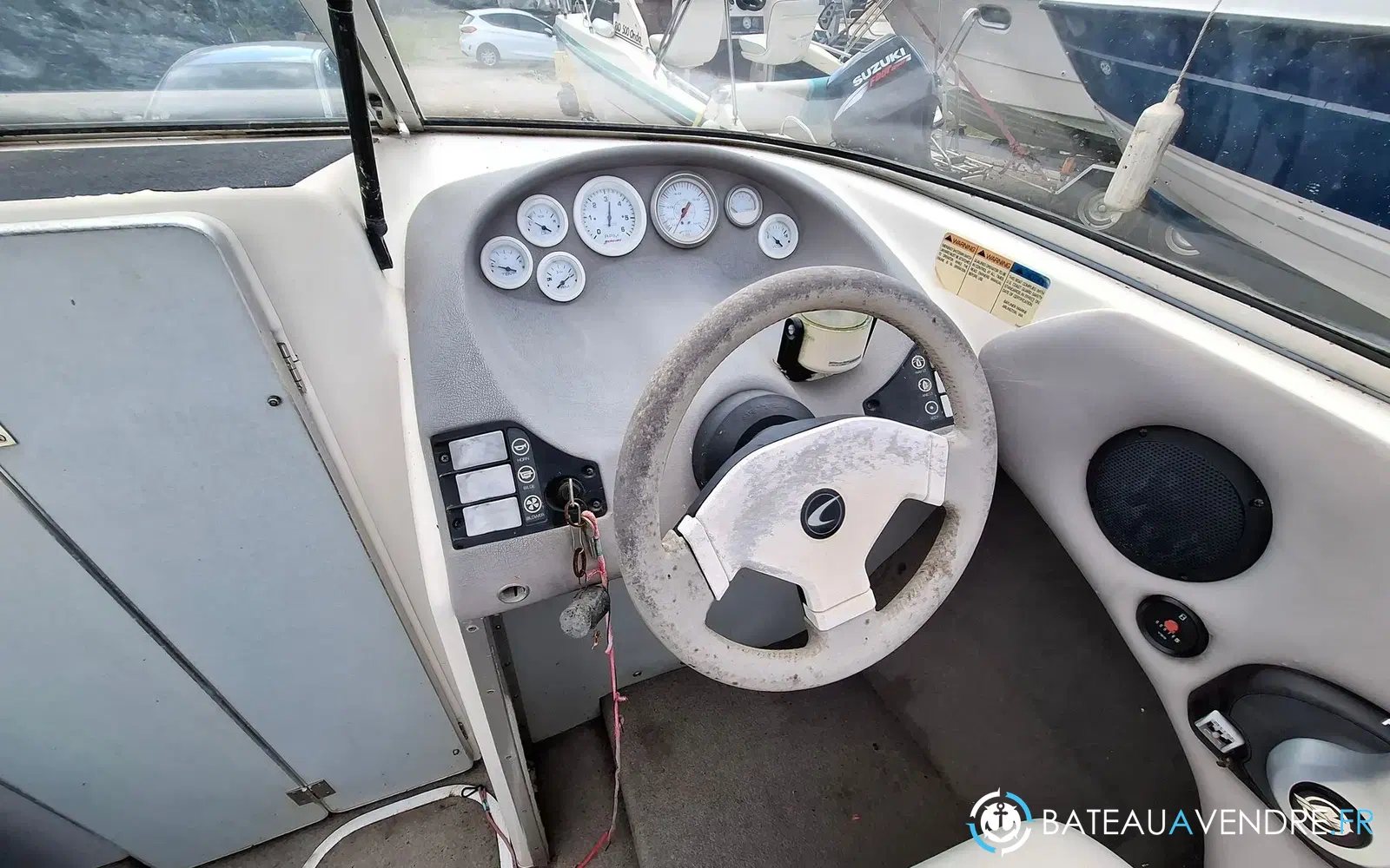 slider 12 Bayliner Capri 2052