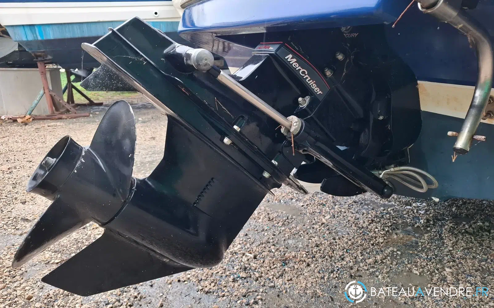 slider 2 Bayliner Capri 2052