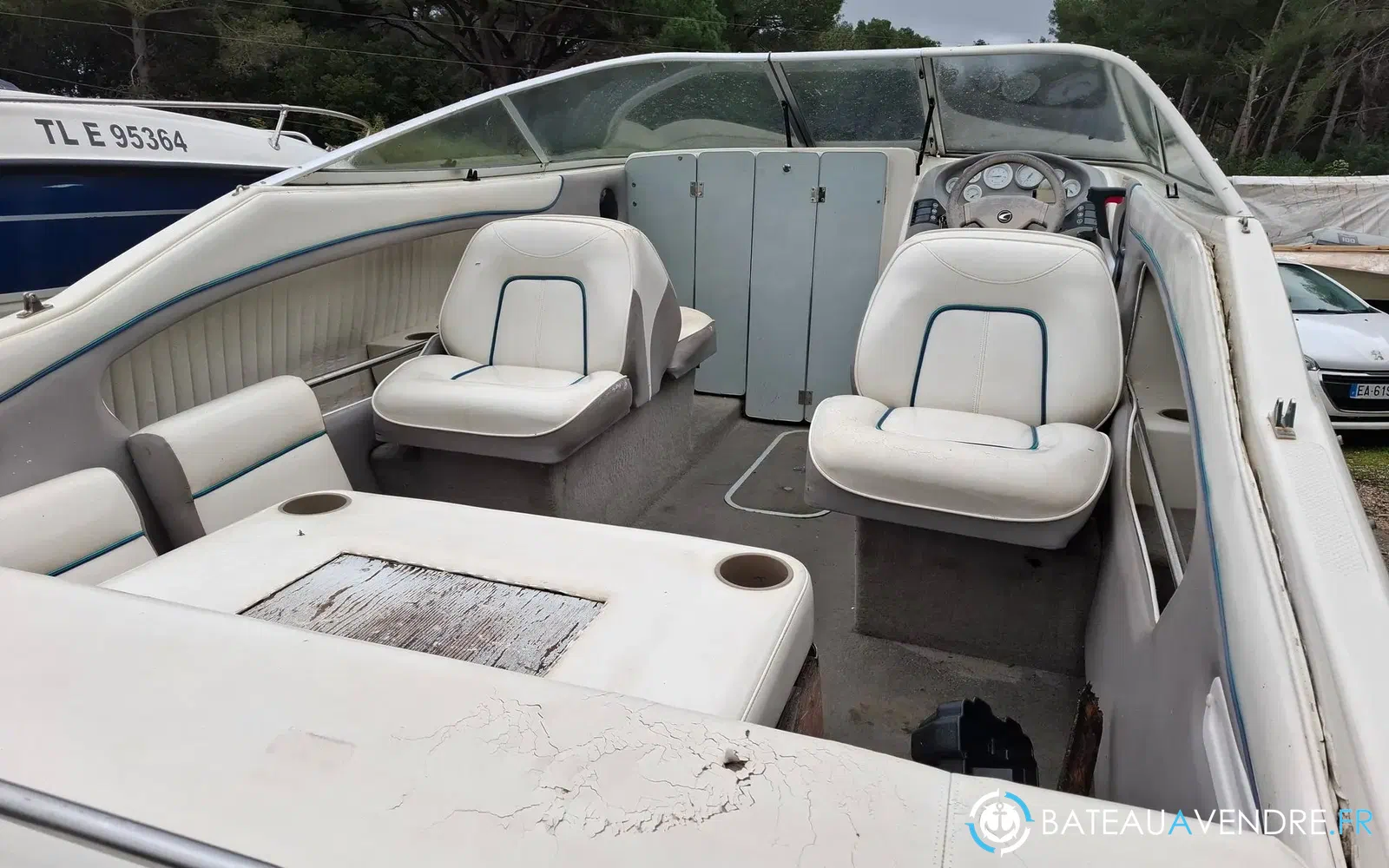 slider 5 Bayliner Capri 2052