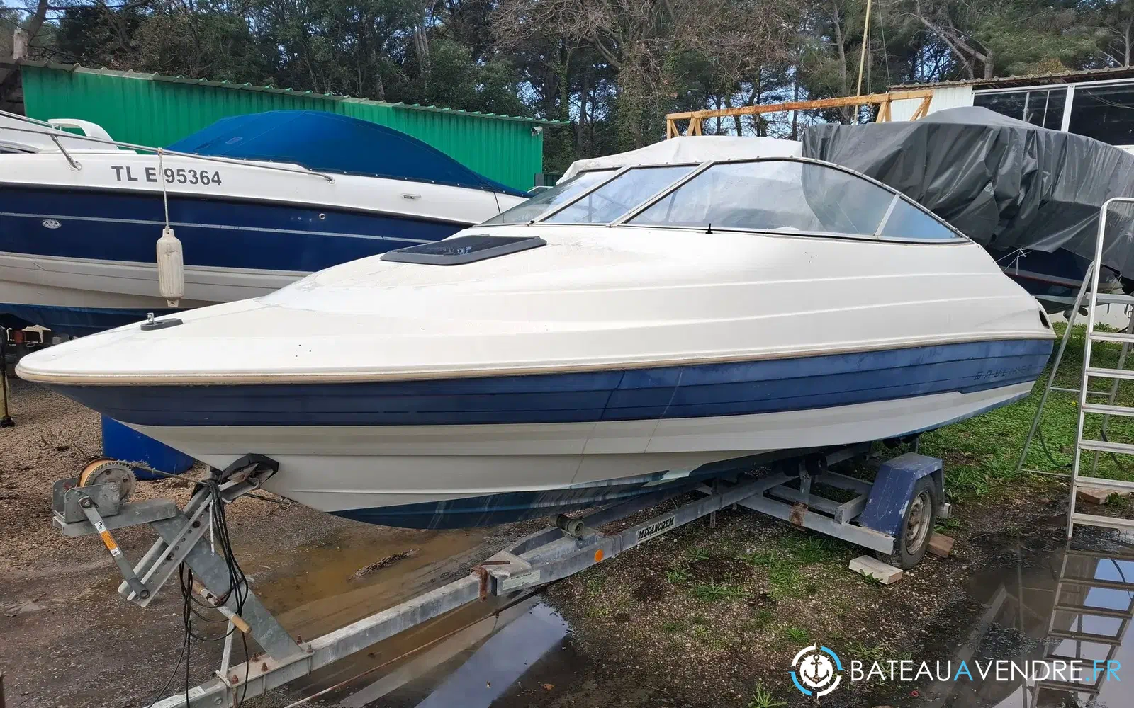 slider 20 Bayliner Capri 2052