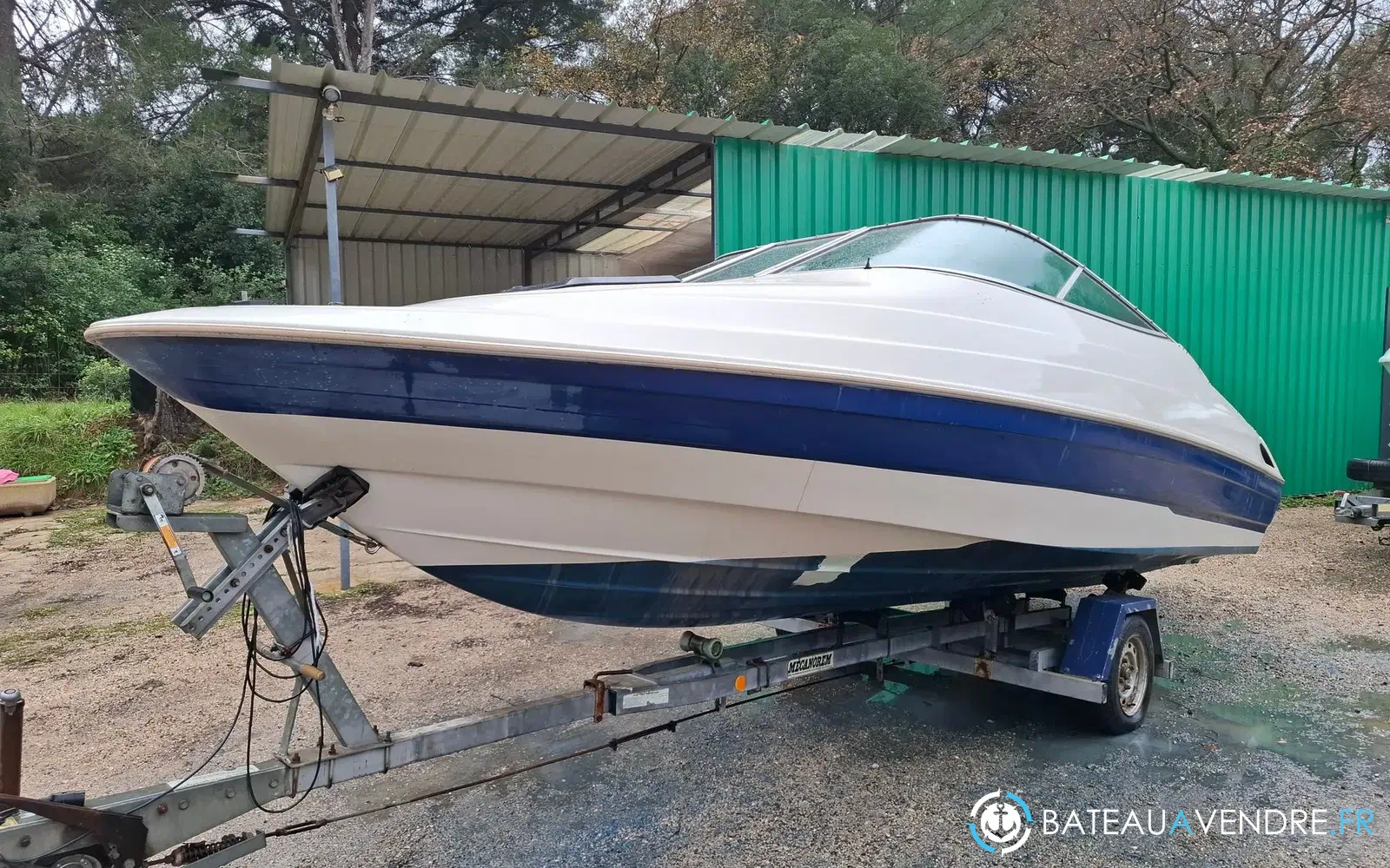 slider 4 Bayliner Capri 2052