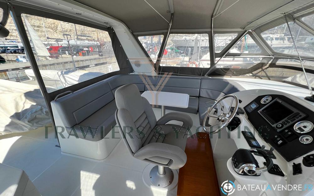 Beneteau Swift Trawler 52 electronique / cockpit photo 5