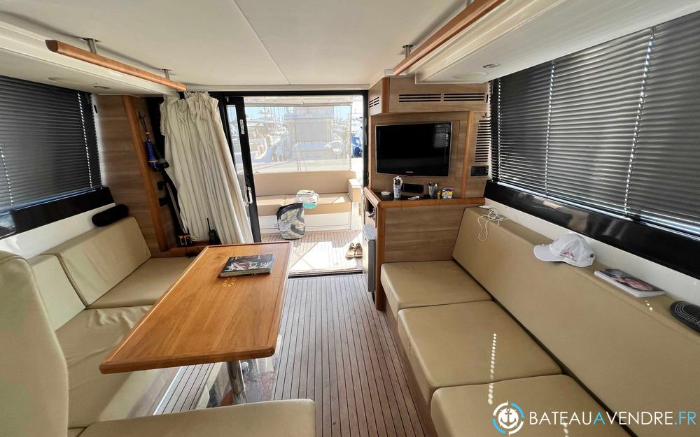 Sealine F 42 interieur photo 3