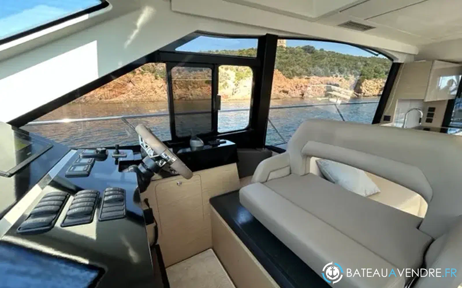 slider 9 Beneteau Monte Carlo 52