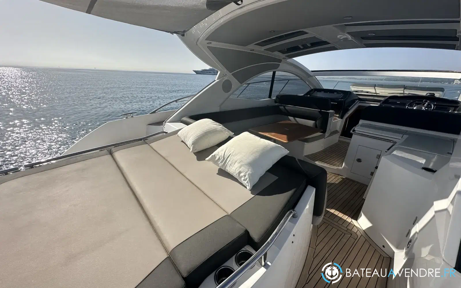 slider 3 Sunseeker San Remo 485