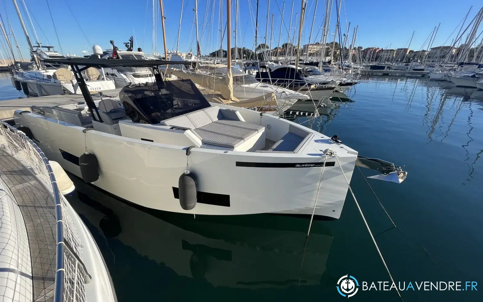 slider 0 De Antonio Yachts D42