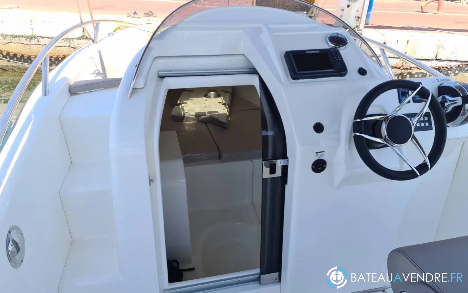 slider 3 Clear Libra 650 Cabin