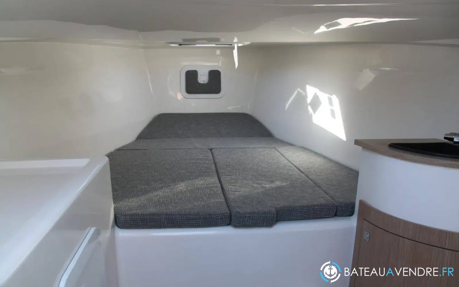 slider 4 Clear Libra 650 Cabin