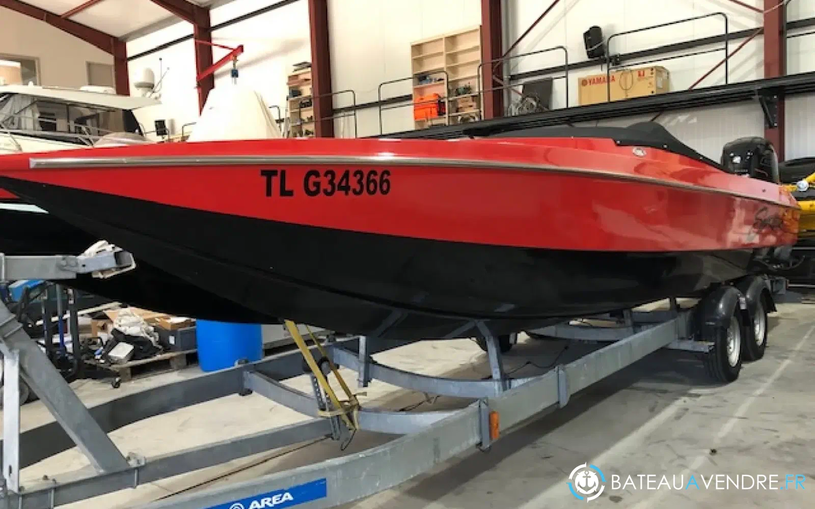 slider 0 Douglas Marine Skater 24