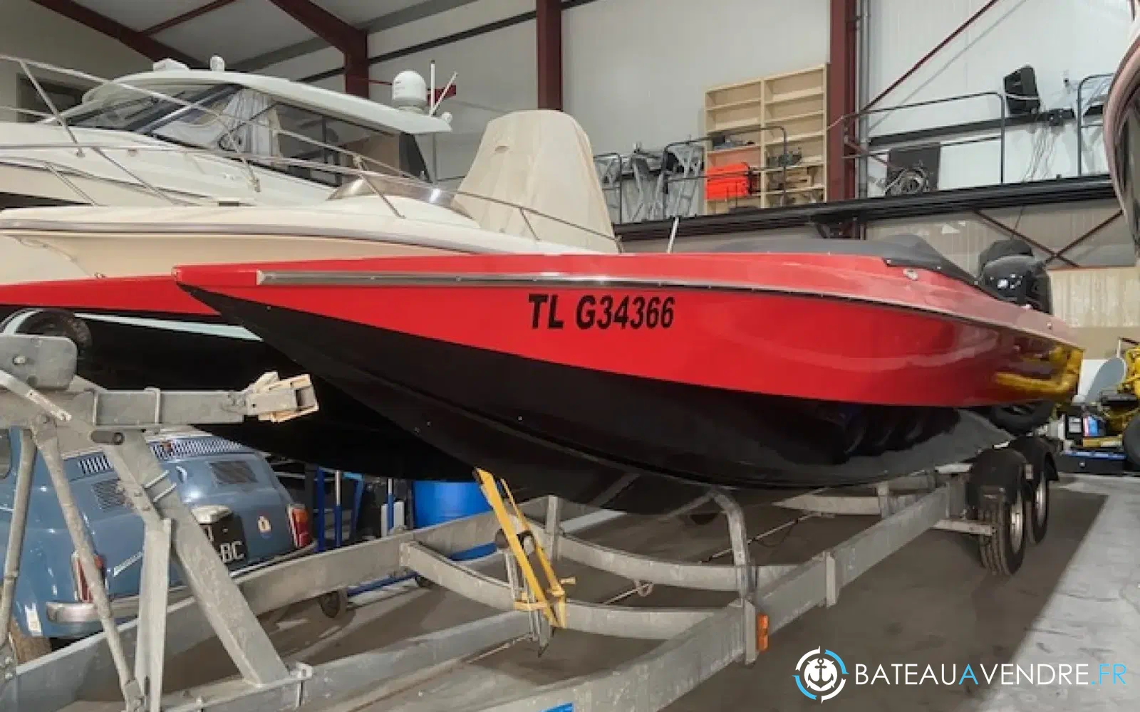 slider 5 Douglas Marine Skater 24
