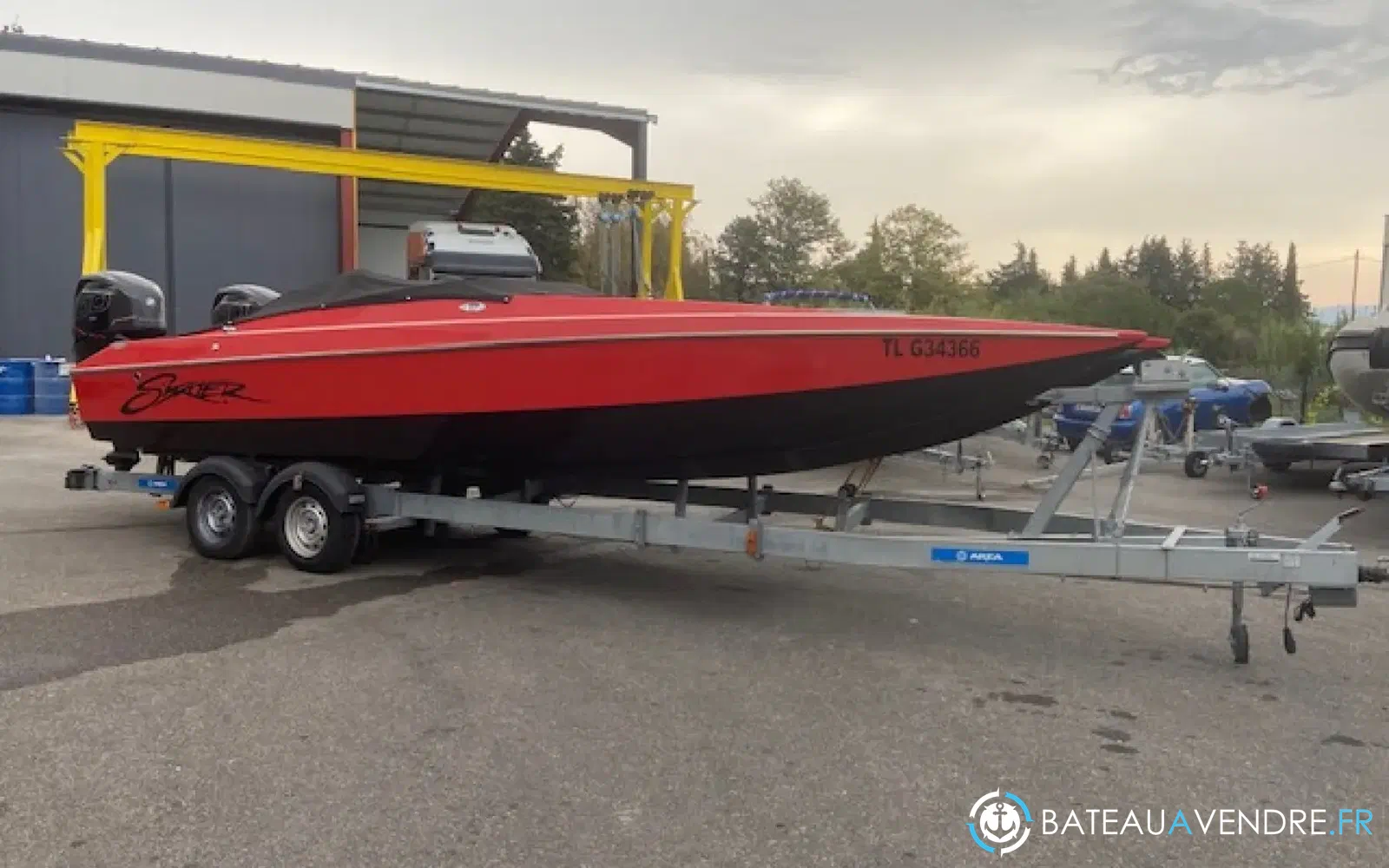 slider 6 Douglas Marine Skater 24