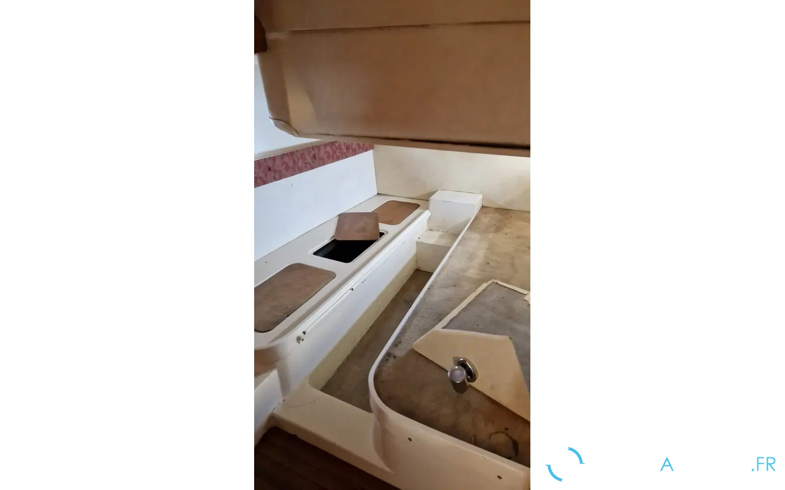 slider 10 Sealine Ambassador 290