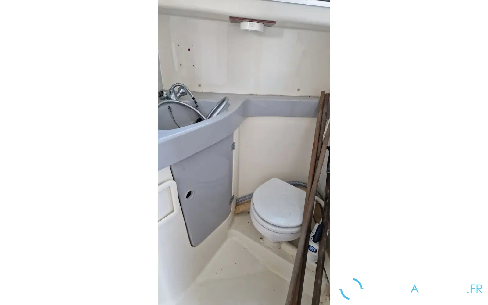 slider 11 Sealine Ambassador 290