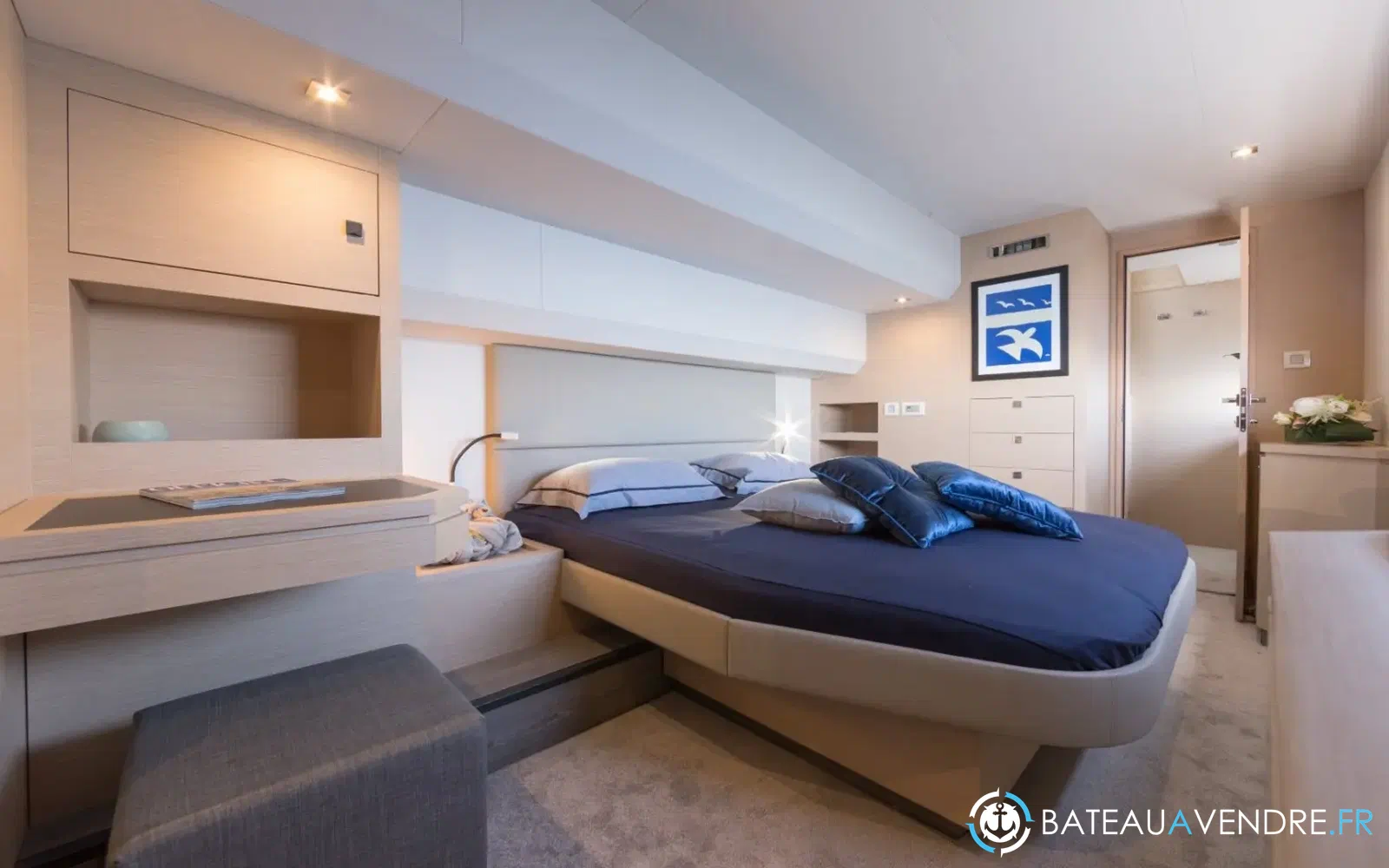 slider 10 Fountaine Pajot My 6
