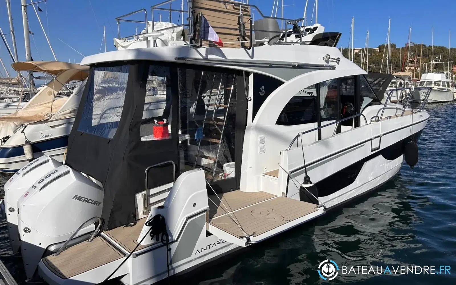 slider 0 Beneteau Antares 11 Fly