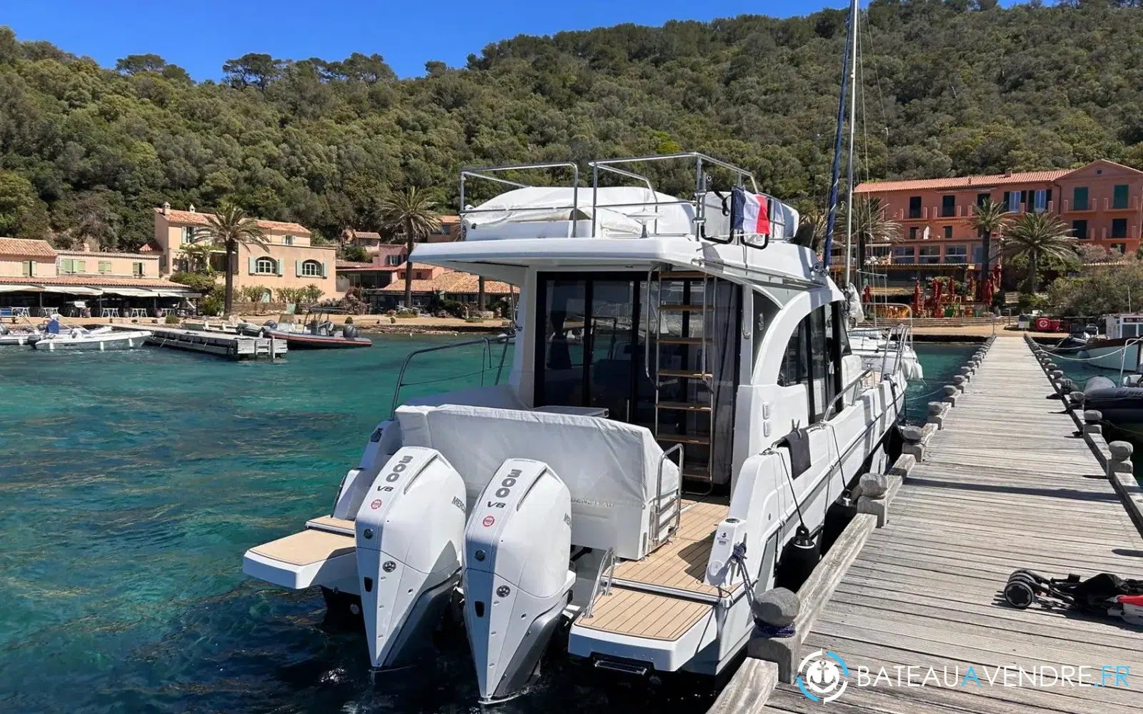 slider 1 Beneteau Antares 11 Fly