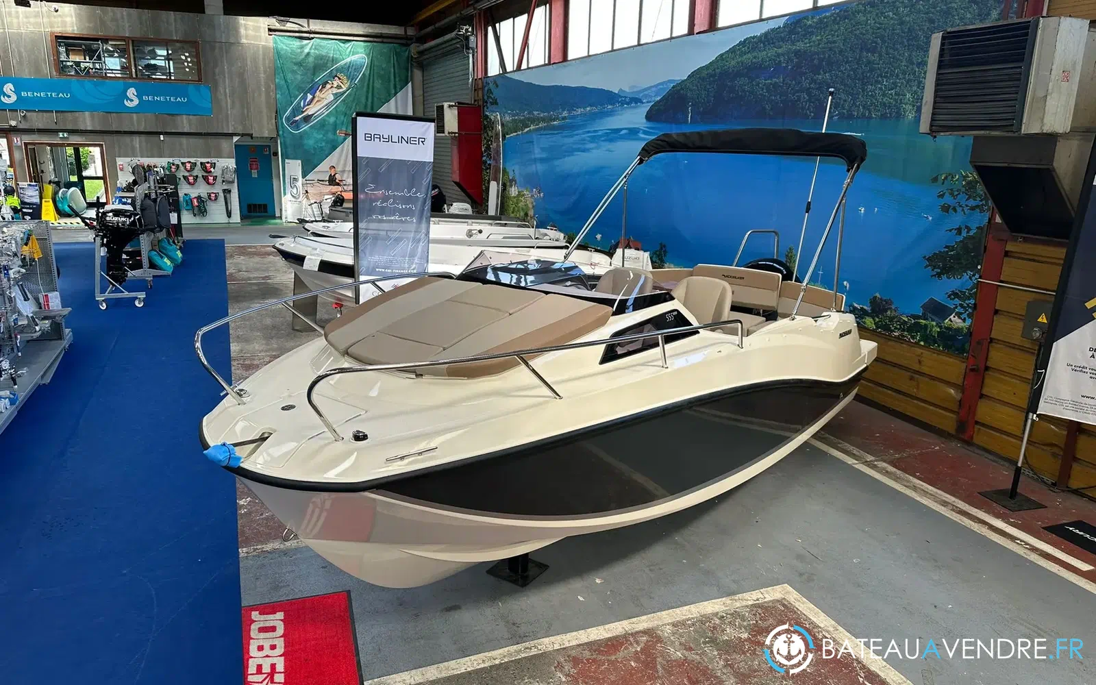 slider 0 Quicksilver Activ 555 Cabin