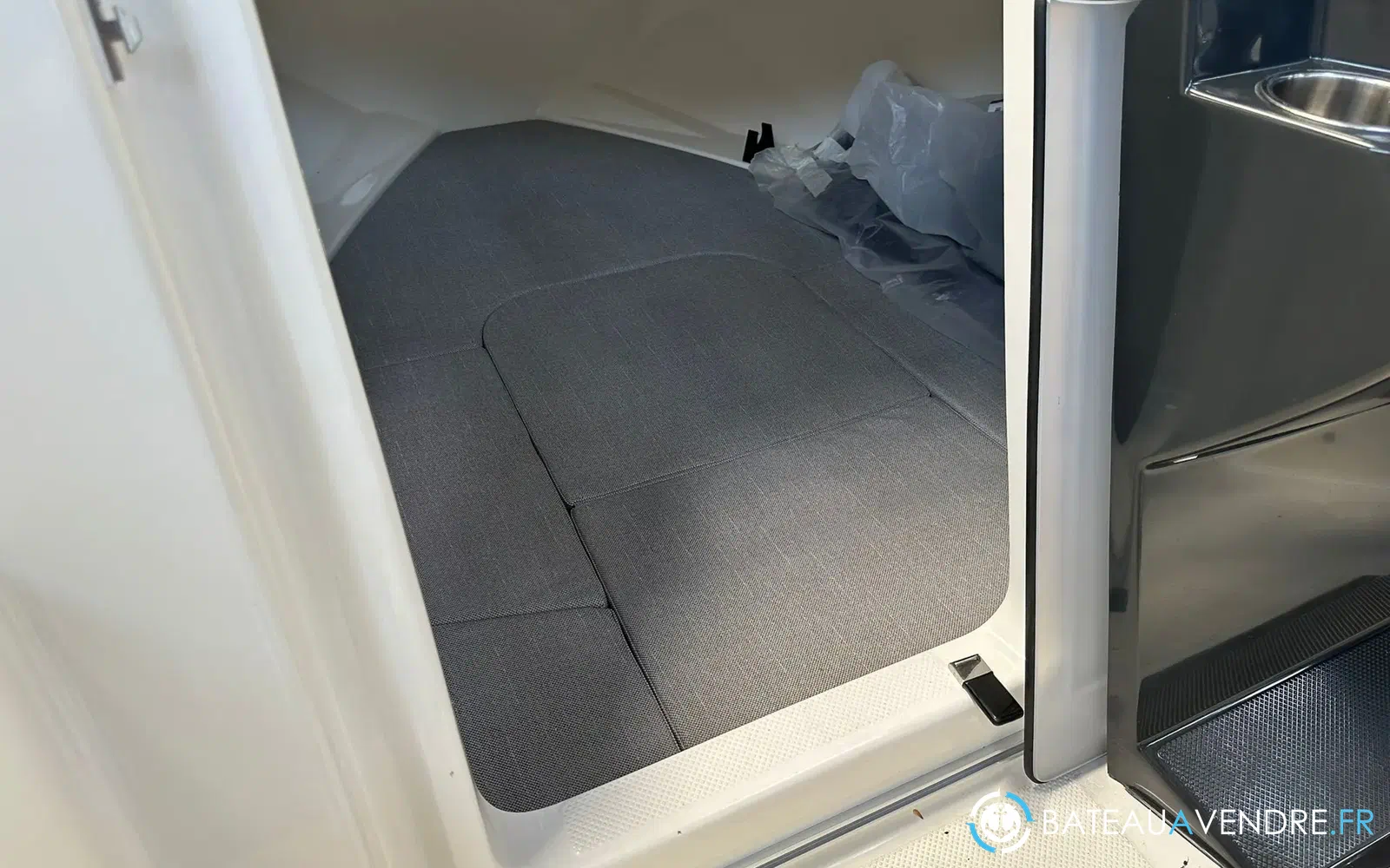slider 6 Quicksilver Activ 555 Cabin