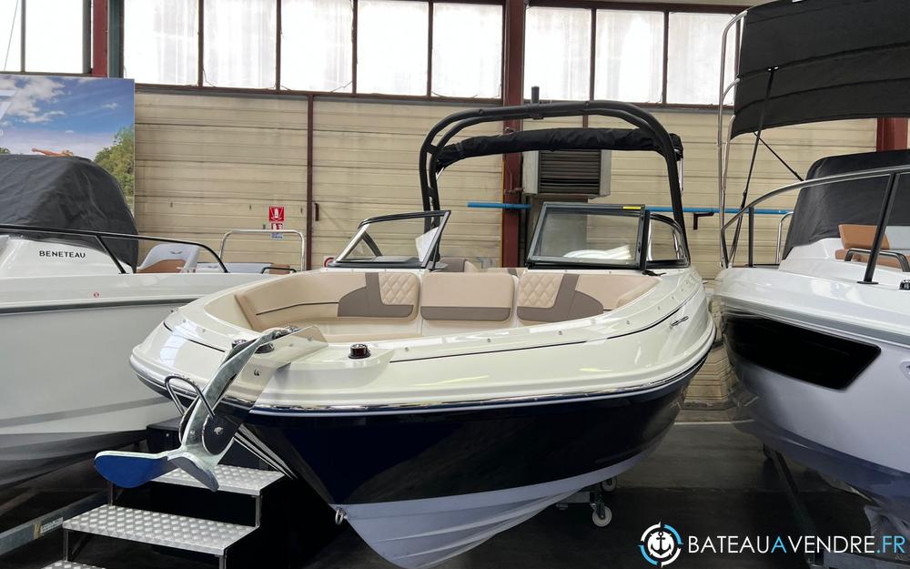 Bayliner VR5 photo de présentation