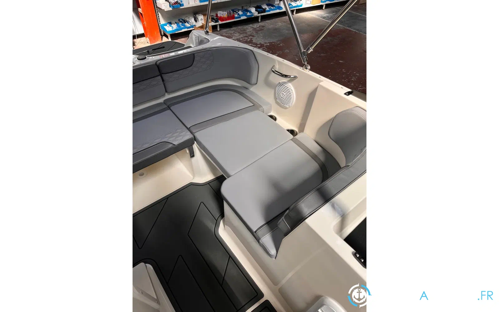 slider 11 Bayliner Element M17