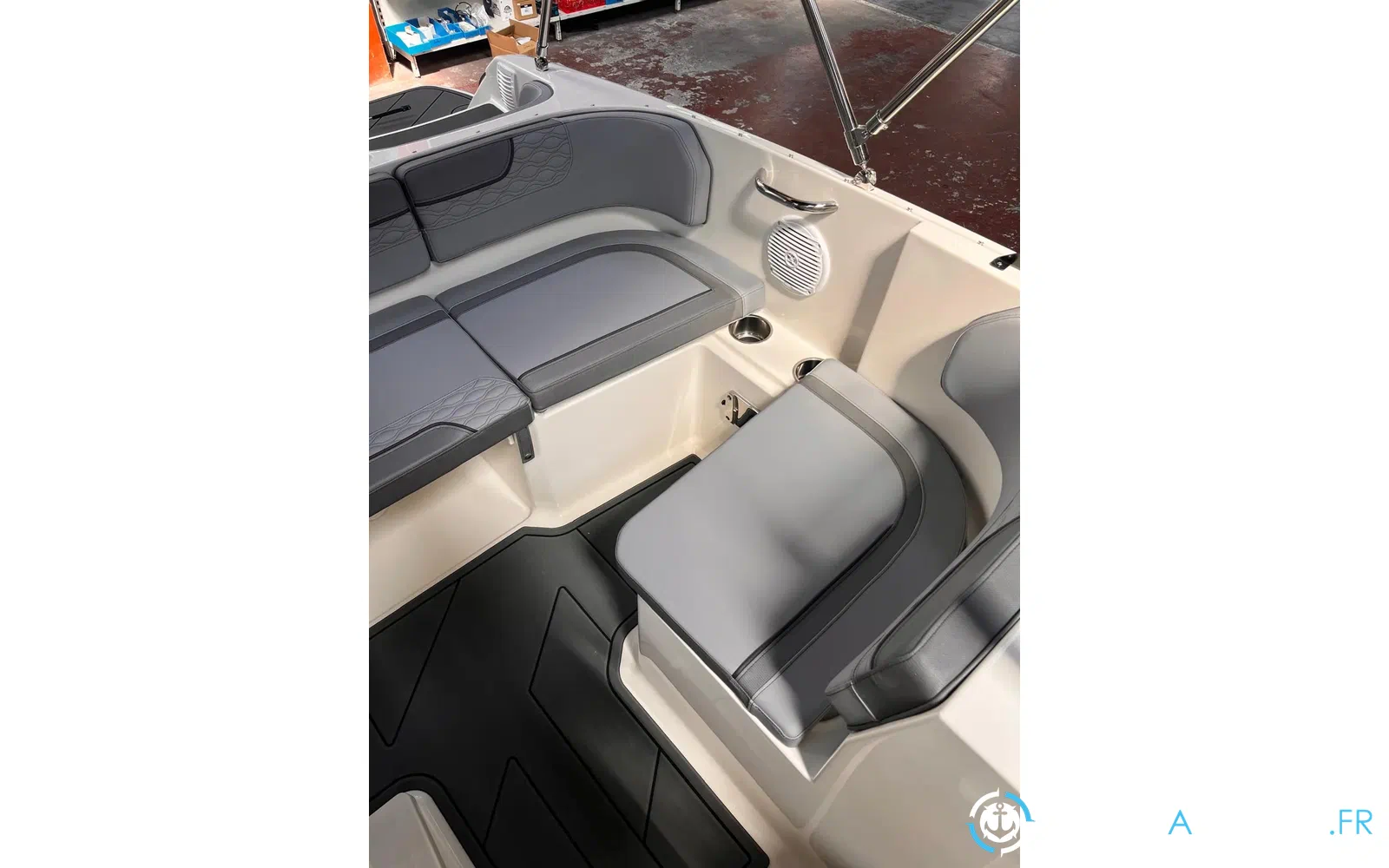slider 12 Bayliner Element M17