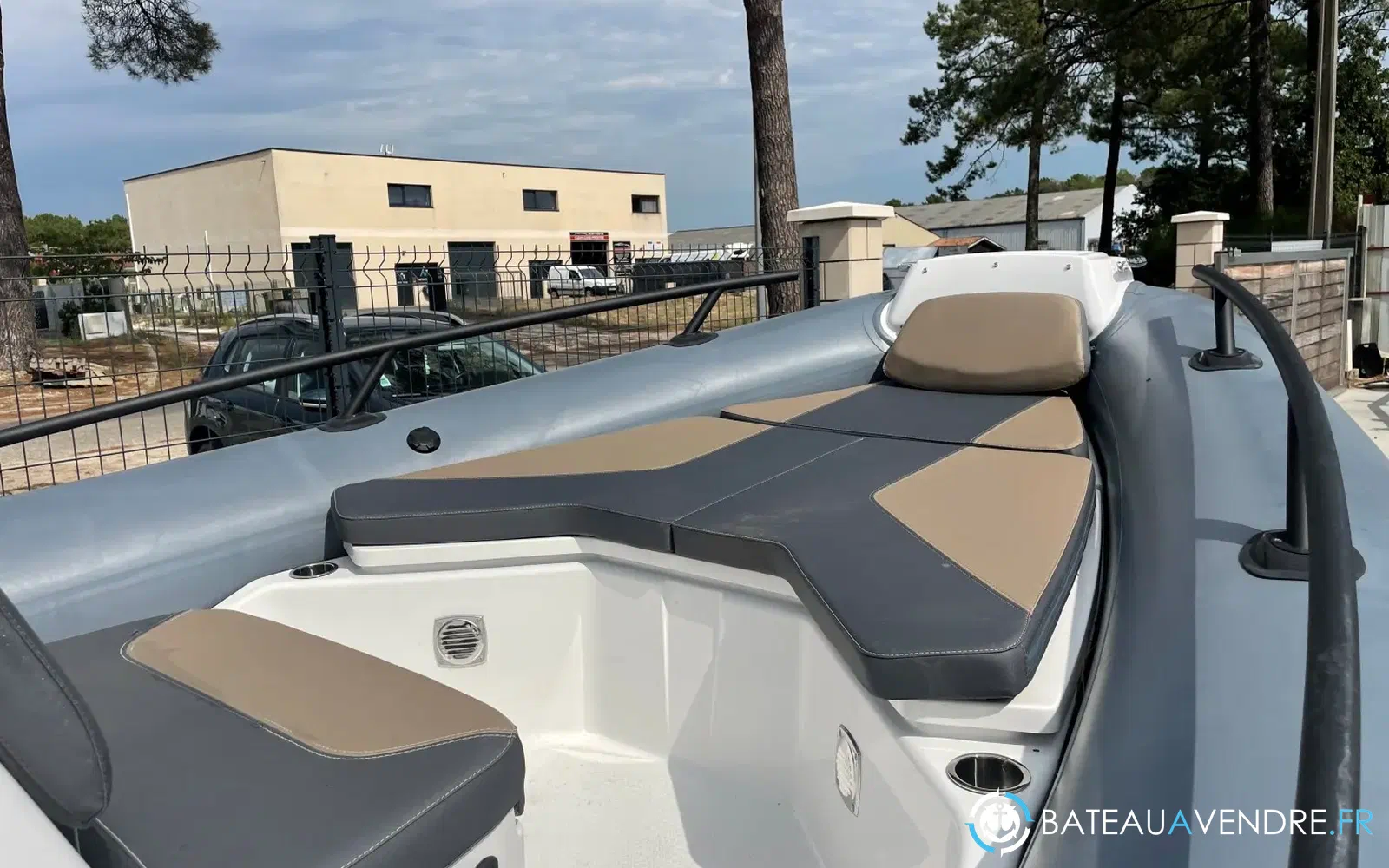 slider 1 Grand Golden Line G750
