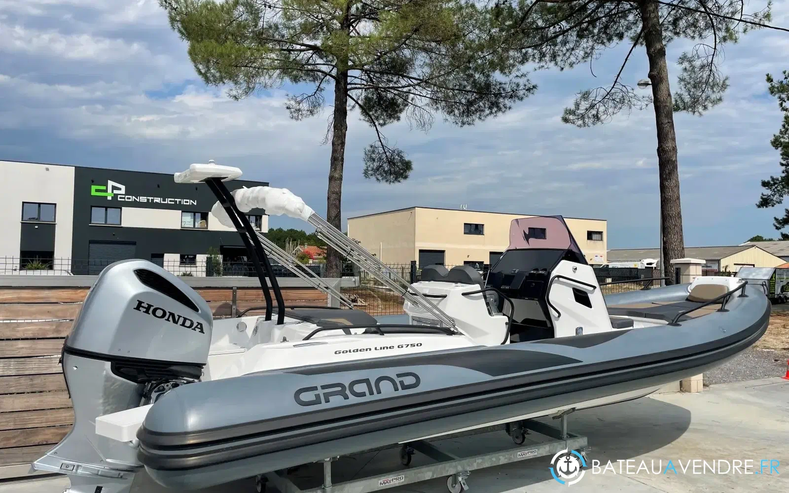 slider 2 Grand Golden Line G750
