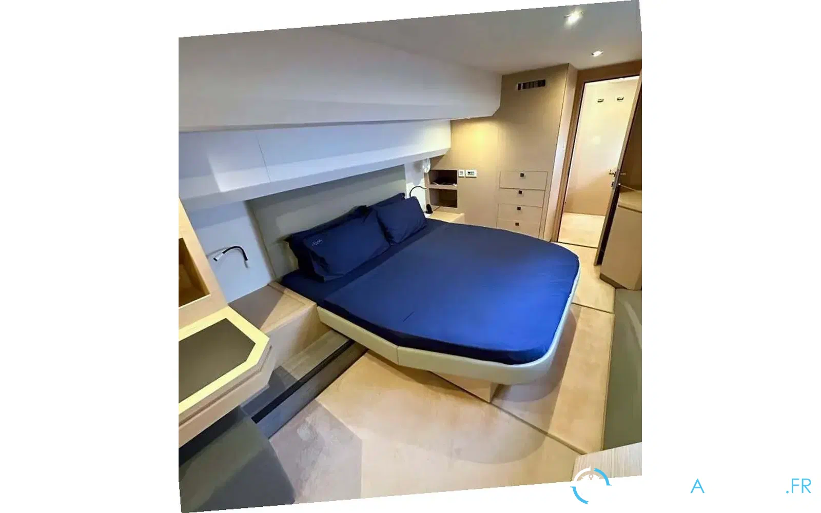 slider 9 Fountaine Pajot My 6